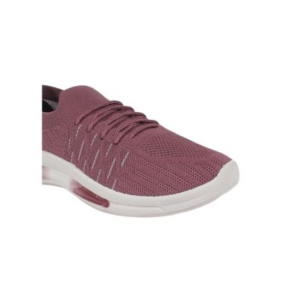 woman-kniting -shoes-6